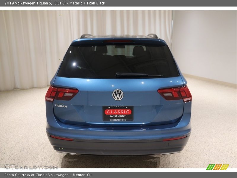 Blue Silk Metallic / Titan Black 2019 Volkswagen Tiguan S