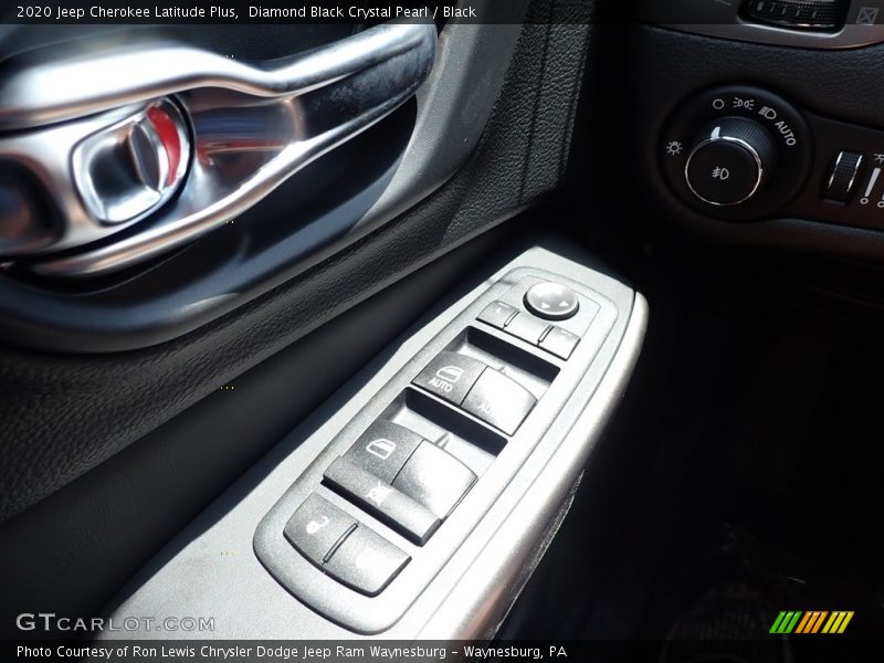 Diamond Black Crystal Pearl / Black 2020 Jeep Cherokee Latitude Plus