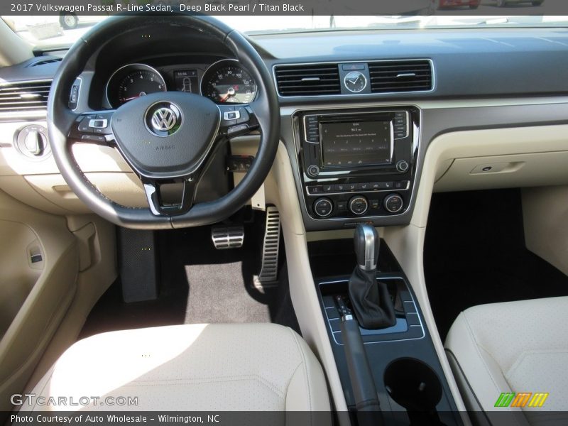 Deep Black Pearl / Titan Black 2017 Volkswagen Passat R-Line Sedan