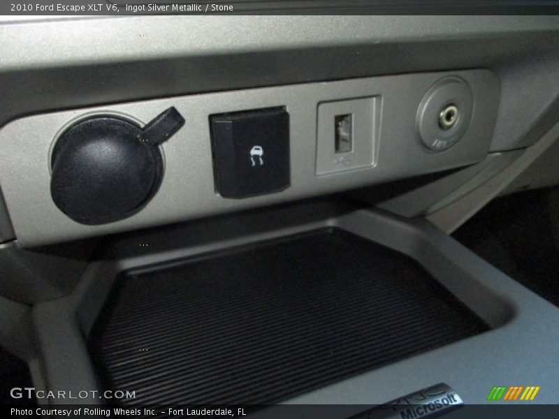 Ingot Silver Metallic / Stone 2010 Ford Escape XLT V6