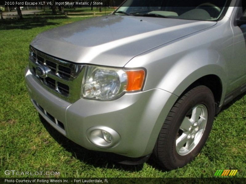 Ingot Silver Metallic / Stone 2010 Ford Escape XLT V6