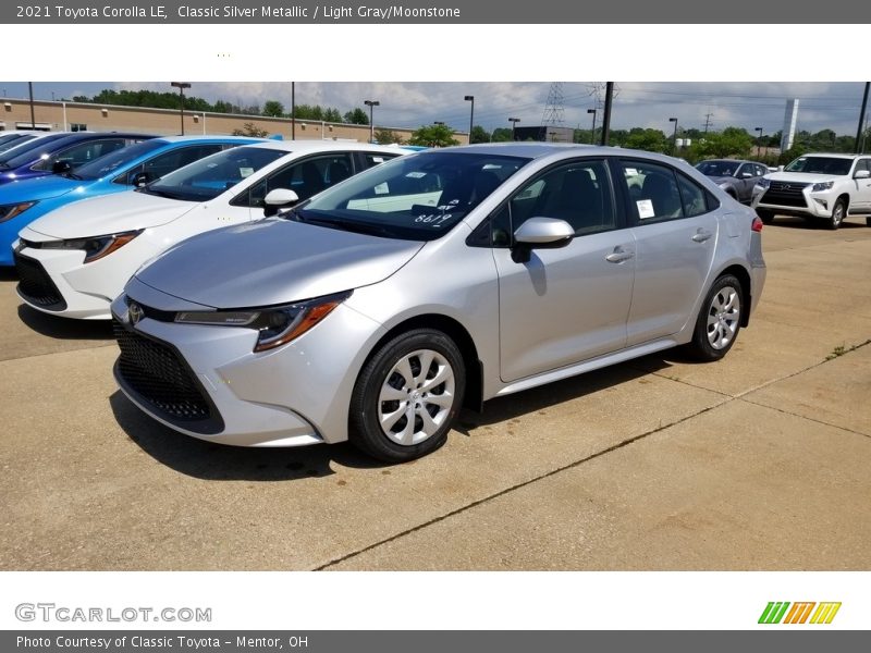 Front 3/4 View of 2021 Corolla LE