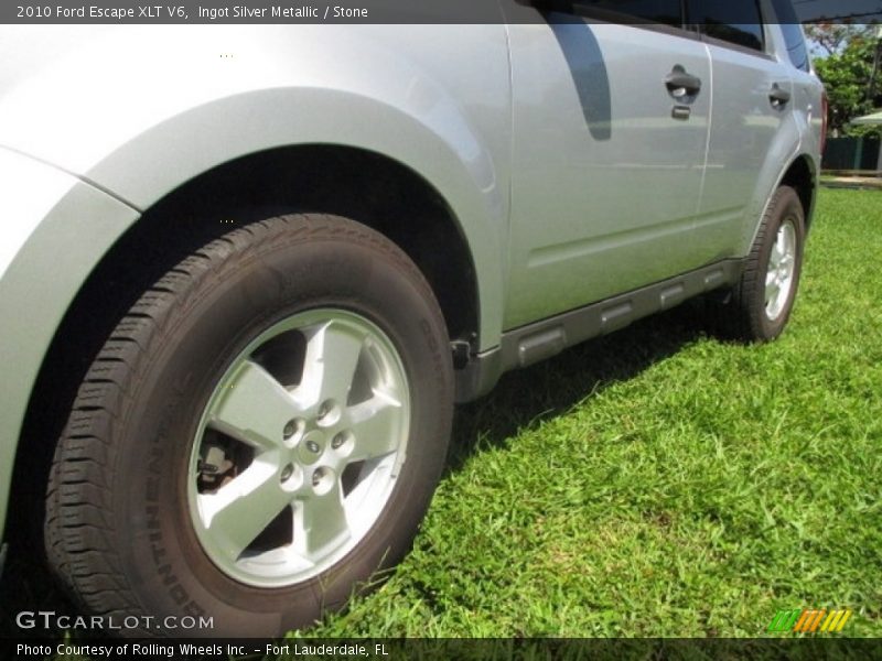 Ingot Silver Metallic / Stone 2010 Ford Escape XLT V6