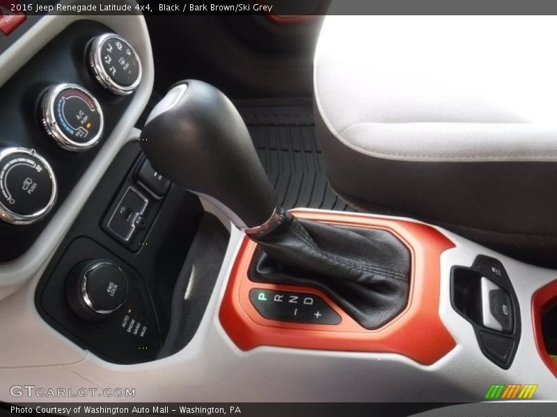 Black / Bark Brown/Ski Grey 2016 Jeep Renegade Latitude 4x4