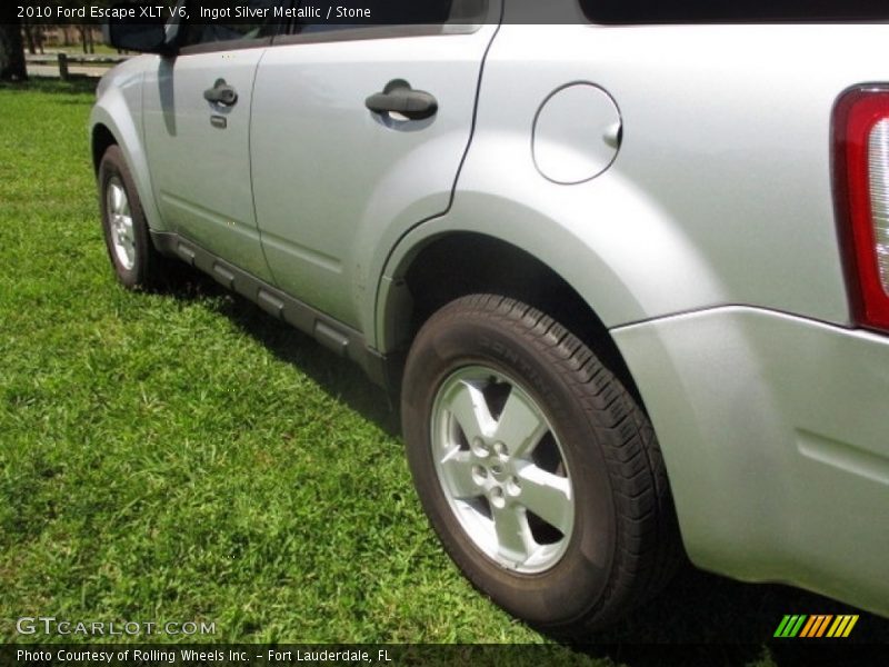 Ingot Silver Metallic / Stone 2010 Ford Escape XLT V6