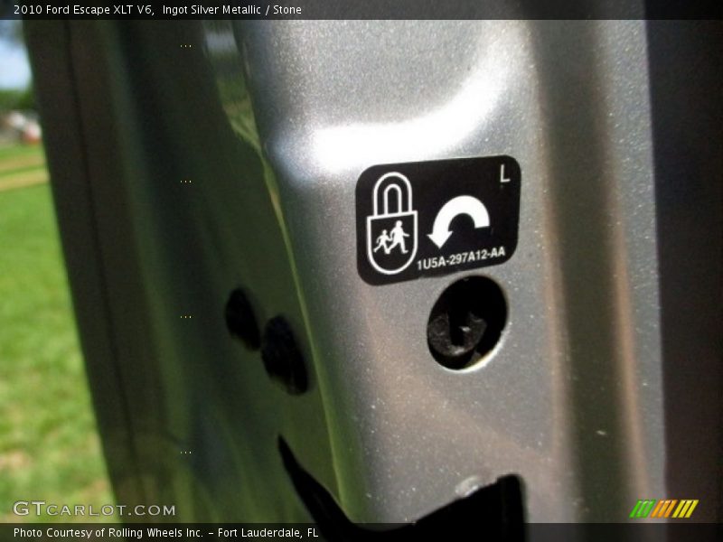 Ingot Silver Metallic / Stone 2010 Ford Escape XLT V6