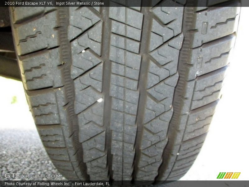 Ingot Silver Metallic / Stone 2010 Ford Escape XLT V6