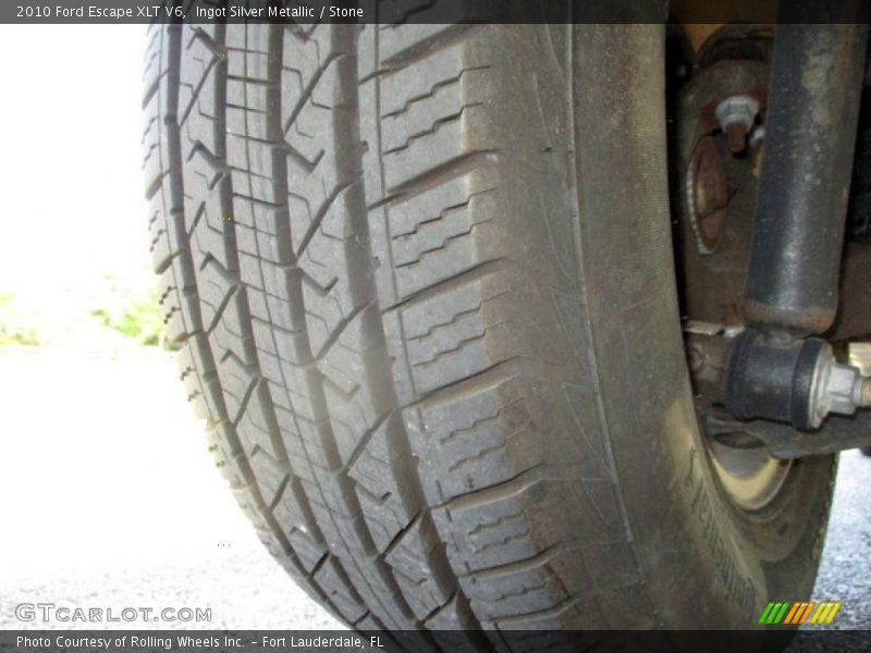Ingot Silver Metallic / Stone 2010 Ford Escape XLT V6