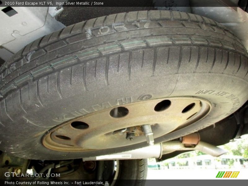 Ingot Silver Metallic / Stone 2010 Ford Escape XLT V6