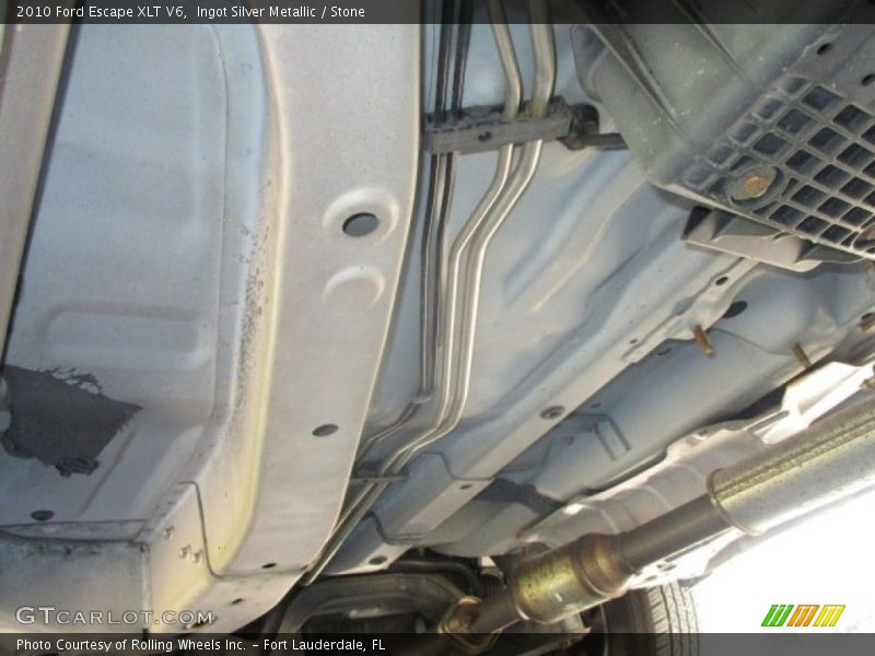 Ingot Silver Metallic / Stone 2010 Ford Escape XLT V6