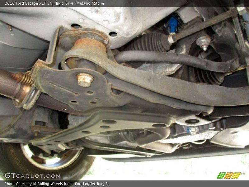 Ingot Silver Metallic / Stone 2010 Ford Escape XLT V6