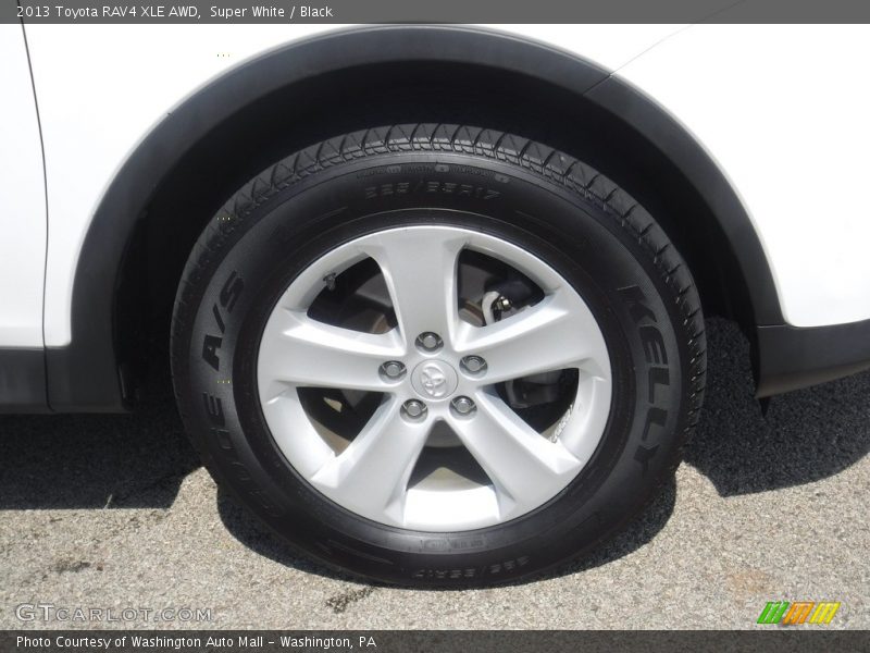 Super White / Black 2013 Toyota RAV4 XLE AWD