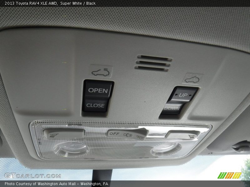 Super White / Black 2013 Toyota RAV4 XLE AWD