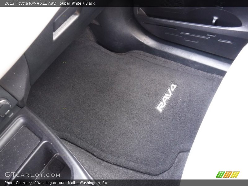 Super White / Black 2013 Toyota RAV4 XLE AWD