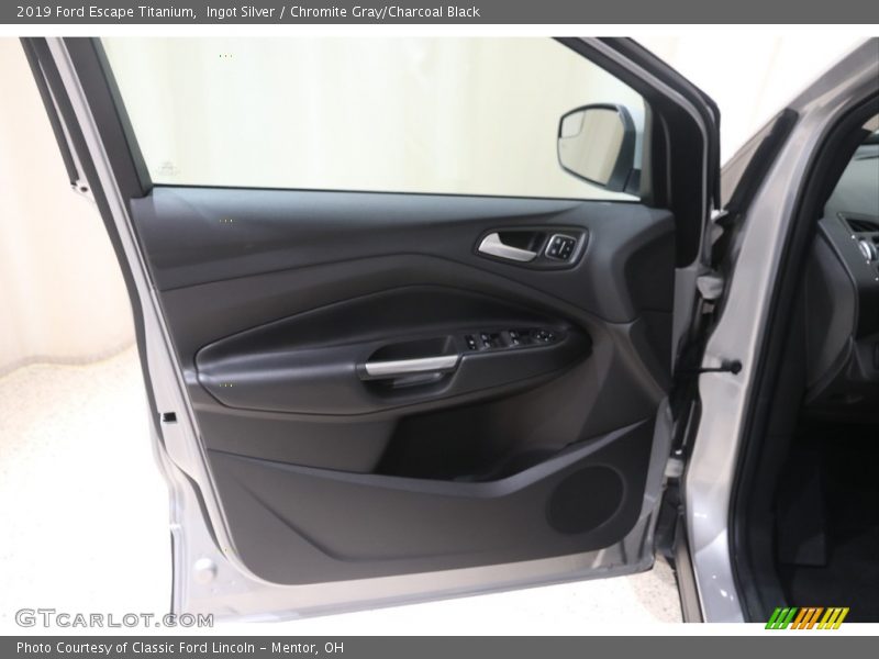 Ingot Silver / Chromite Gray/Charcoal Black 2019 Ford Escape Titanium