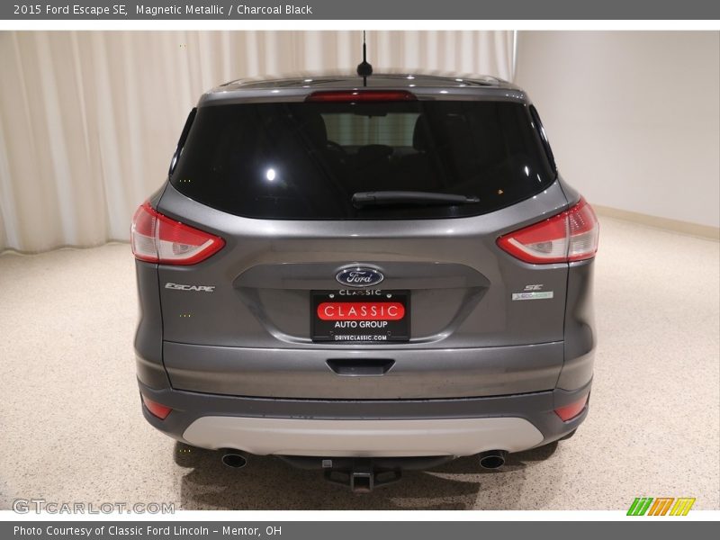 Magnetic Metallic / Charcoal Black 2015 Ford Escape SE