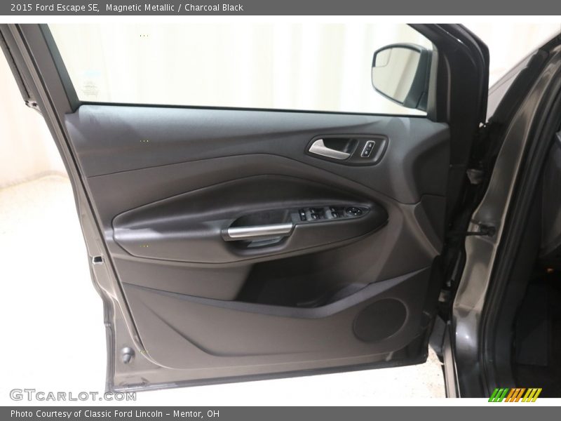 Magnetic Metallic / Charcoal Black 2015 Ford Escape SE