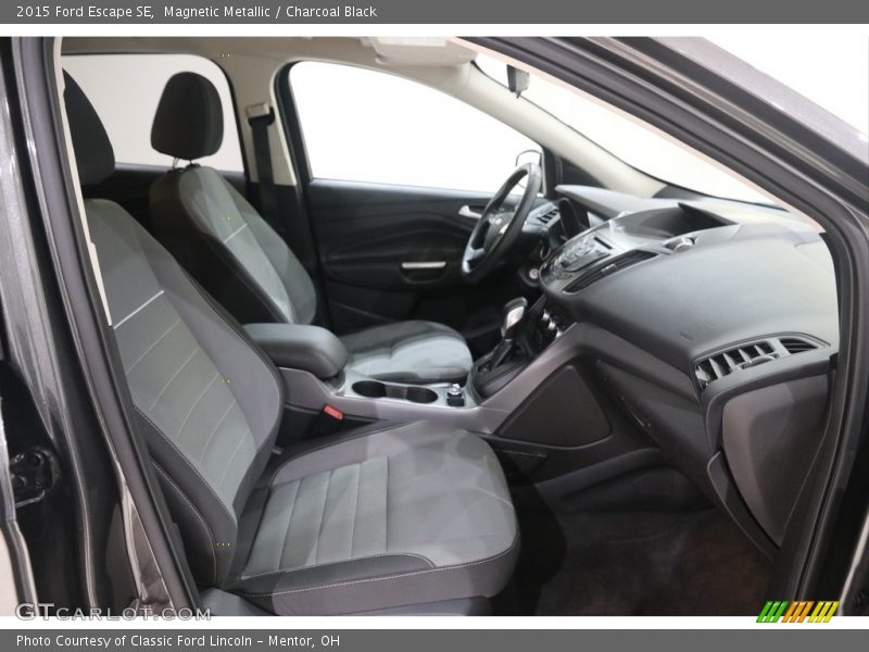 Magnetic Metallic / Charcoal Black 2015 Ford Escape SE