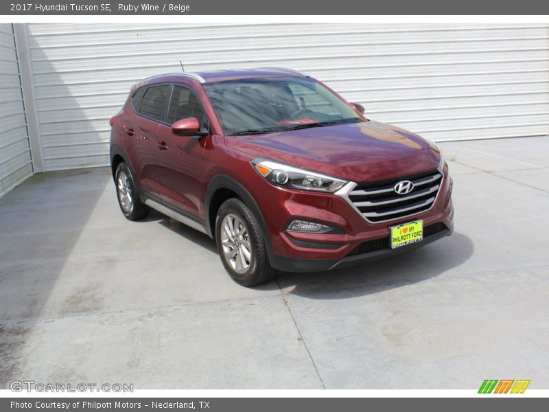 Ruby Wine / Beige 2017 Hyundai Tucson SE