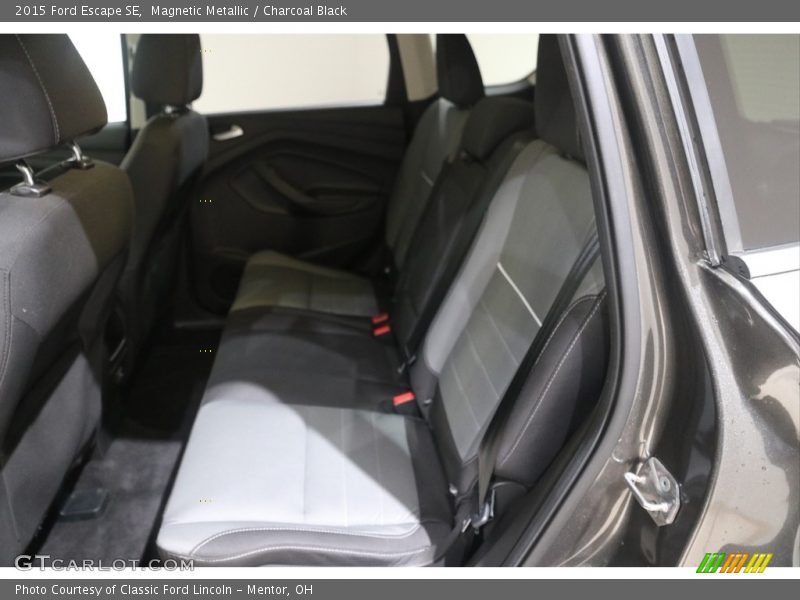 Magnetic Metallic / Charcoal Black 2015 Ford Escape SE