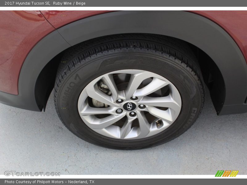 Ruby Wine / Beige 2017 Hyundai Tucson SE