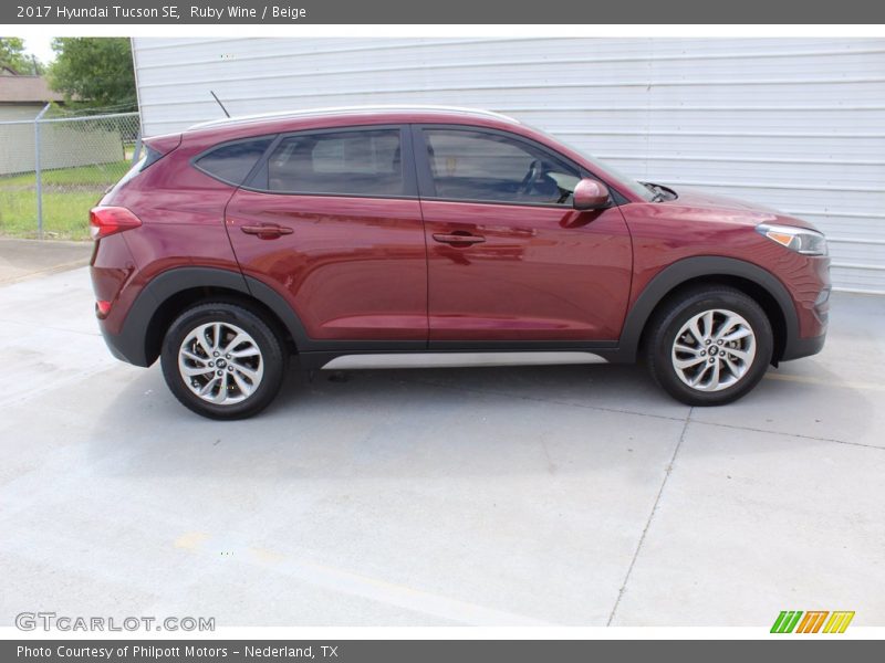 Ruby Wine / Beige 2017 Hyundai Tucson SE