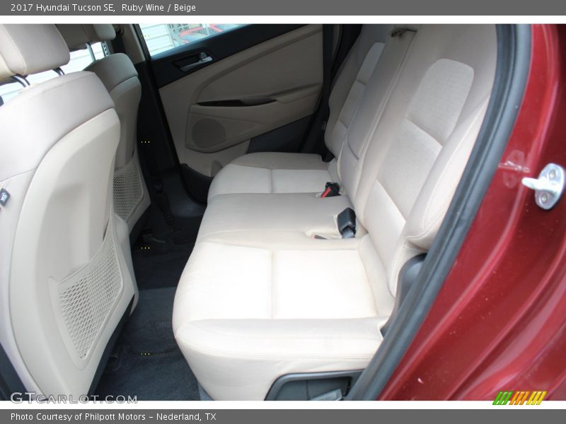 Ruby Wine / Beige 2017 Hyundai Tucson SE