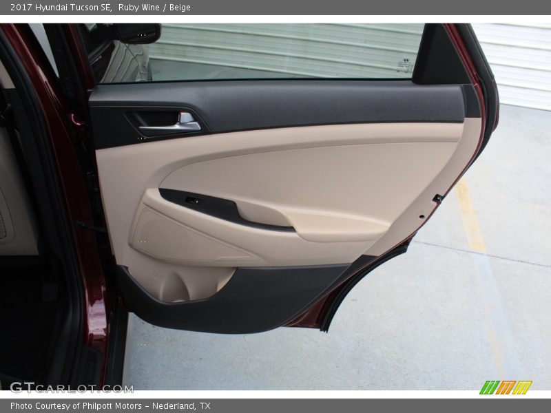 Ruby Wine / Beige 2017 Hyundai Tucson SE