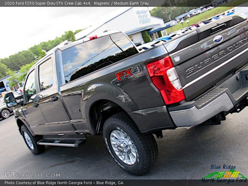 Magnetic / Medium Earth Gray 2020 Ford F250 Super Duty STX Crew Cab 4x4