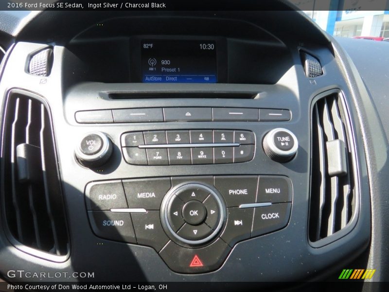 Ingot Silver / Charcoal Black 2016 Ford Focus SE Sedan