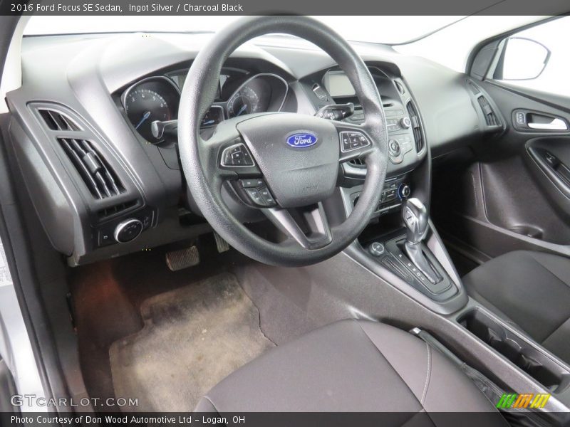 Ingot Silver / Charcoal Black 2016 Ford Focus SE Sedan