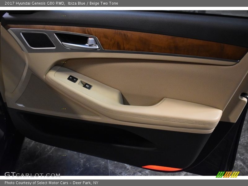 Door Panel of 2017 Genesis G80 RWD