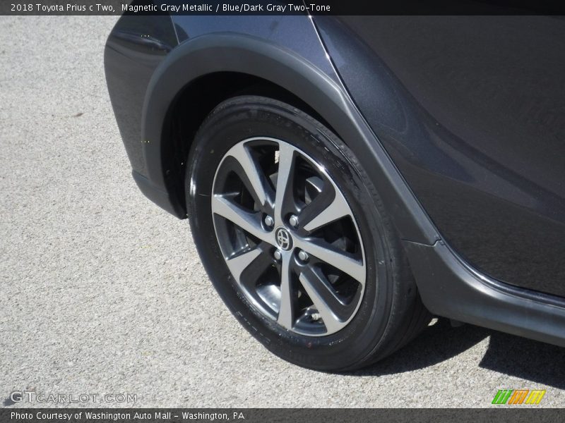 Magnetic Gray Metallic / Blue/Dark Gray Two-Tone 2018 Toyota Prius c Two