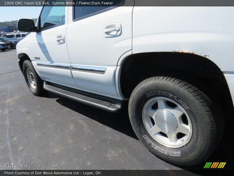 Summit White / Pewter/Dark Pewter 2004 GMC Yukon SLE 4x4