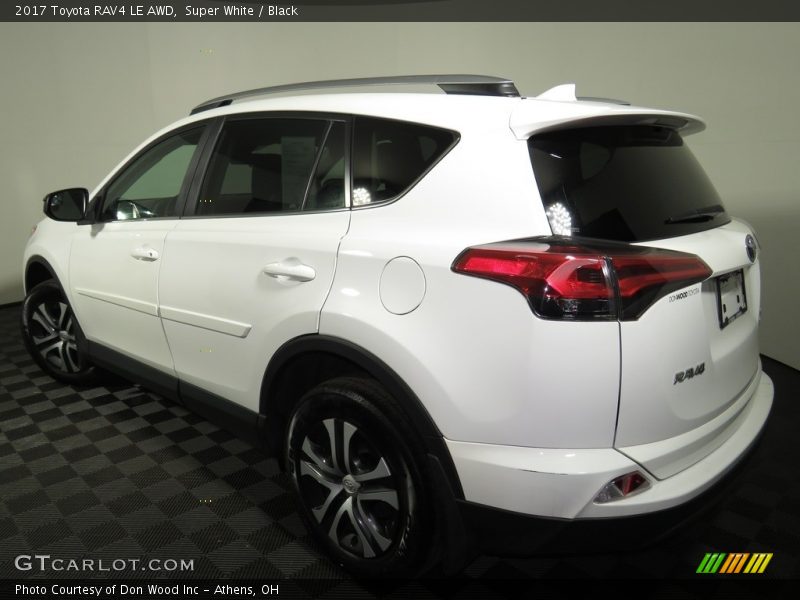 Super White / Black 2017 Toyota RAV4 LE AWD