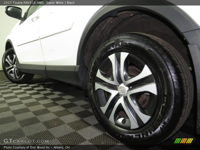 Super White / Black 2017 Toyota RAV4 LE AWD