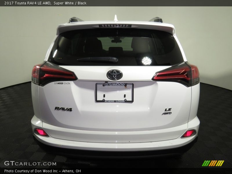 Super White / Black 2017 Toyota RAV4 LE AWD