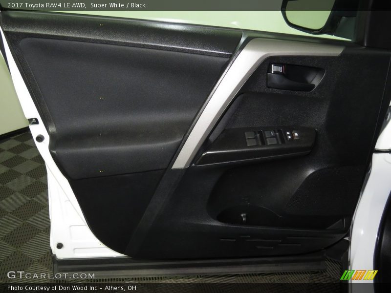 Super White / Black 2017 Toyota RAV4 LE AWD