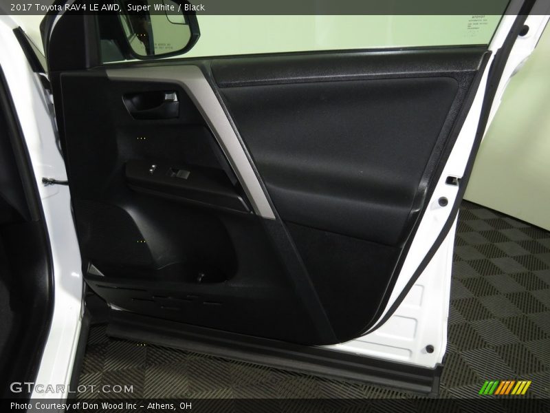 Super White / Black 2017 Toyota RAV4 LE AWD