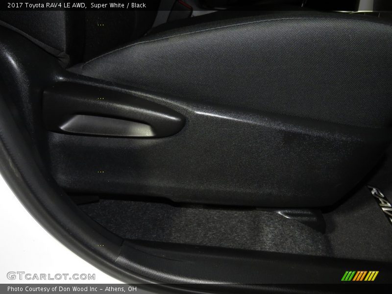 Super White / Black 2017 Toyota RAV4 LE AWD