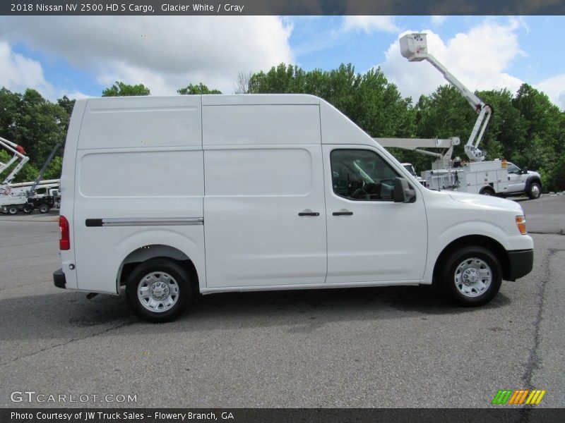  2018 NV 2500 HD S Cargo Glacier White