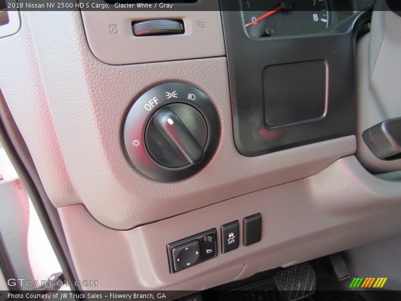 Glacier White / Gray 2018 Nissan NV 2500 HD S Cargo
