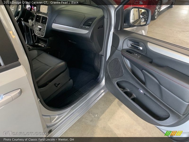 Granite Pearl / Black 2019 Dodge Grand Caravan GT