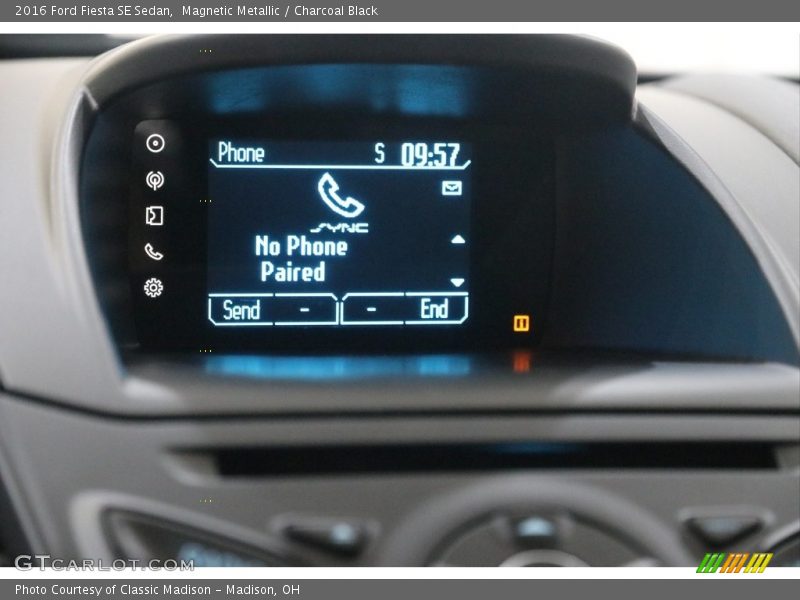 Magnetic Metallic / Charcoal Black 2016 Ford Fiesta SE Sedan