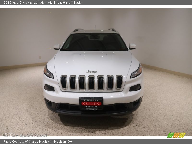 Bright White / Black 2016 Jeep Cherokee Latitude 4x4