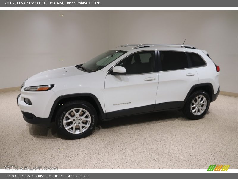 Bright White / Black 2016 Jeep Cherokee Latitude 4x4