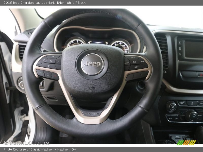 Bright White / Black 2016 Jeep Cherokee Latitude 4x4
