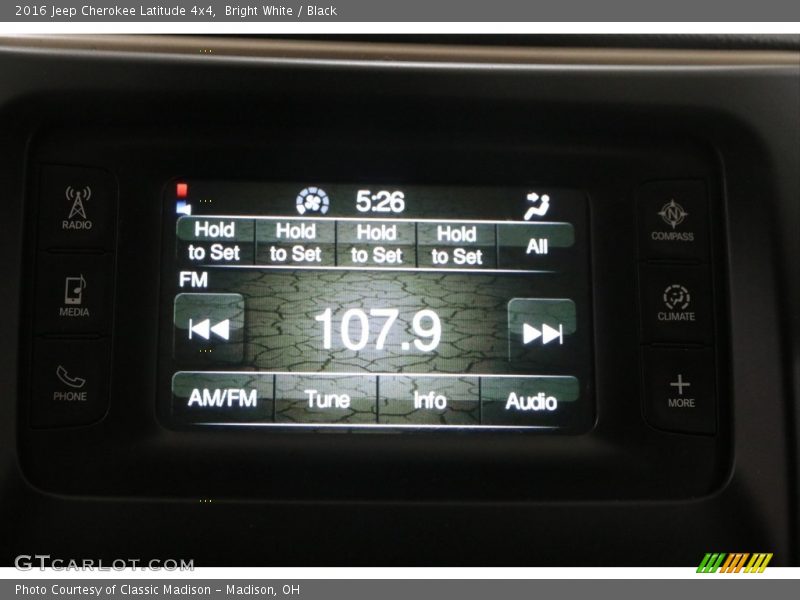 Bright White / Black 2016 Jeep Cherokee Latitude 4x4