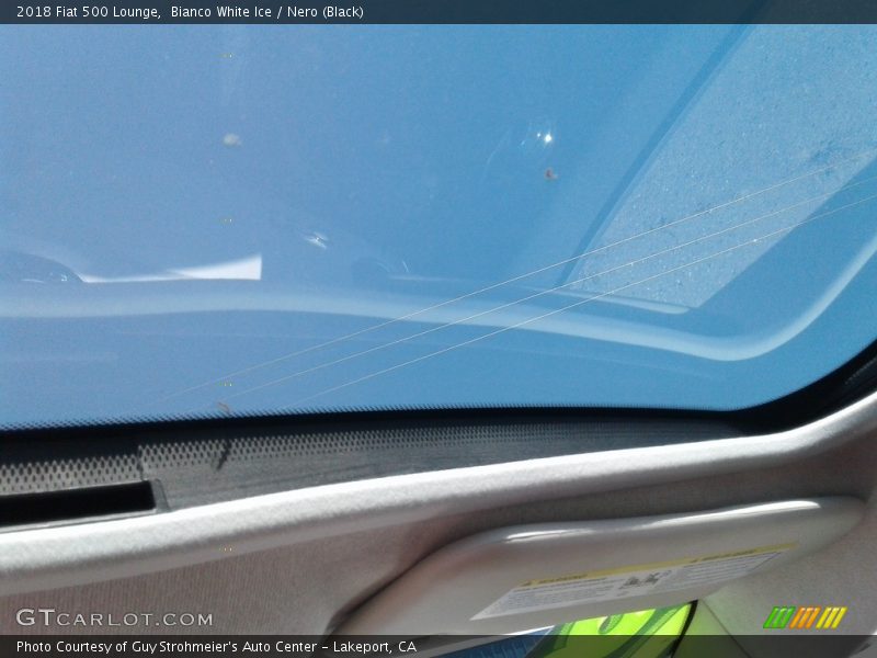 Bianco White Ice / Nero (Black) 2018 Fiat 500 Lounge