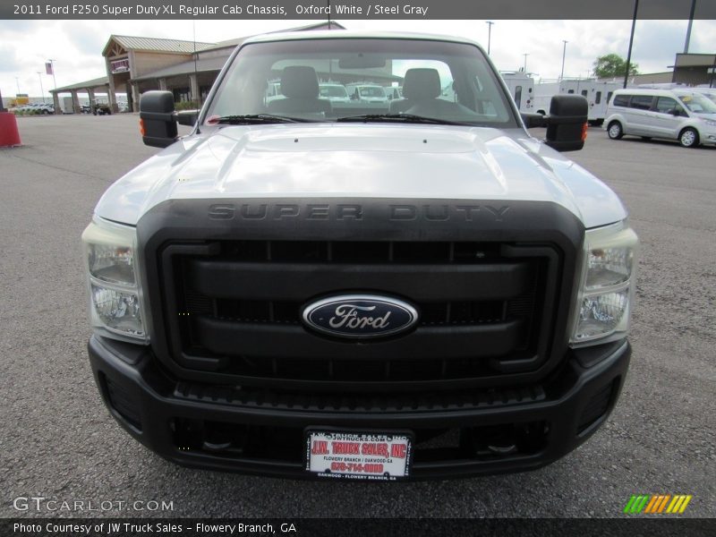 Oxford White / Steel Gray 2011 Ford F250 Super Duty XL Regular Cab Chassis